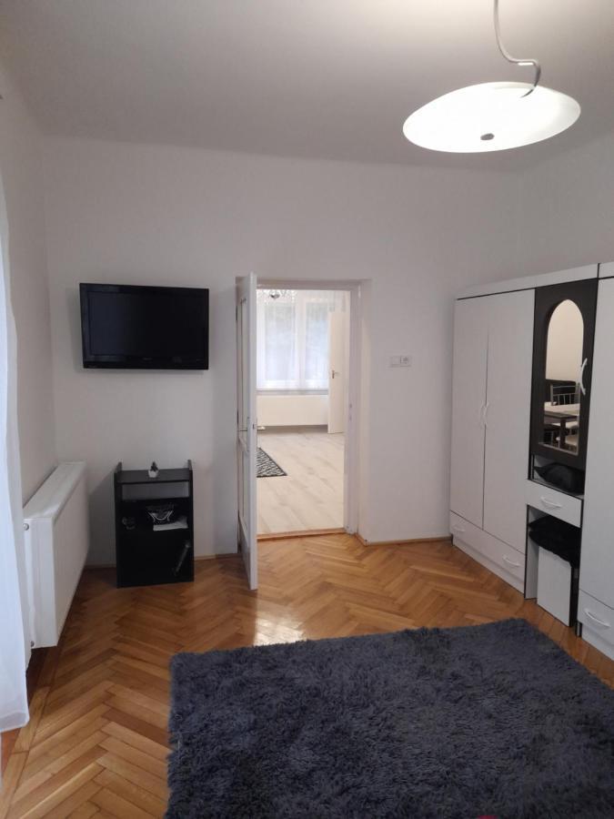 Apartmán Pecs Park Exteriér fotografie