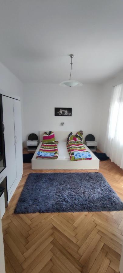 Apartmán Pecs Park Exteriér fotografie